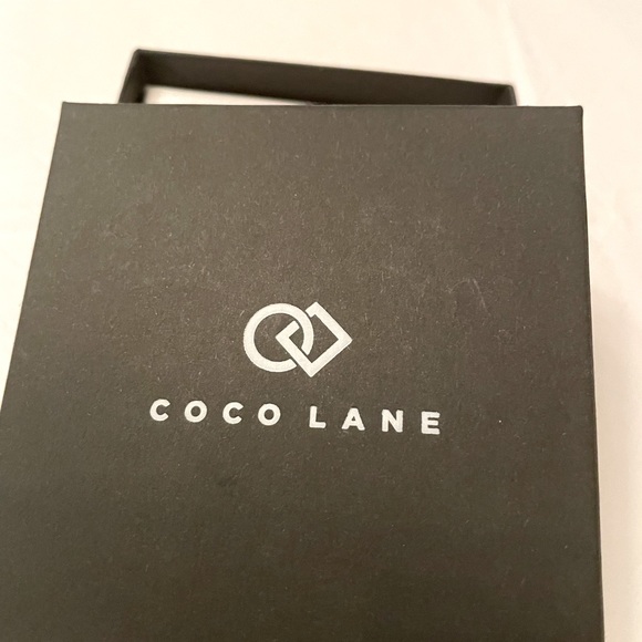 ⬇️27⬇️$21 Brown evening clutch Purse with flower 🌺 blossoms. NWOT necklace set - Picture 5 of 9